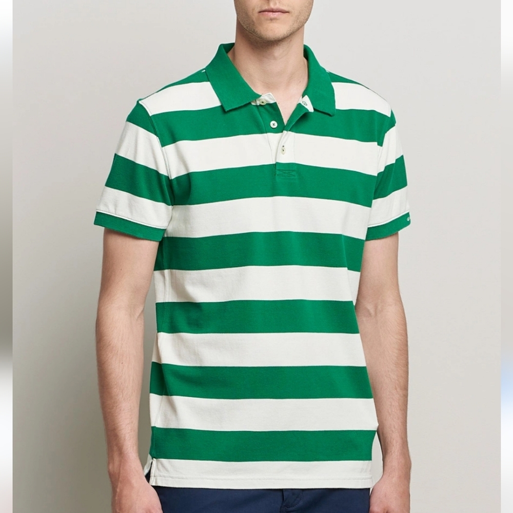 Old Navy Bold Green and White Polo Shirt. Size/ M